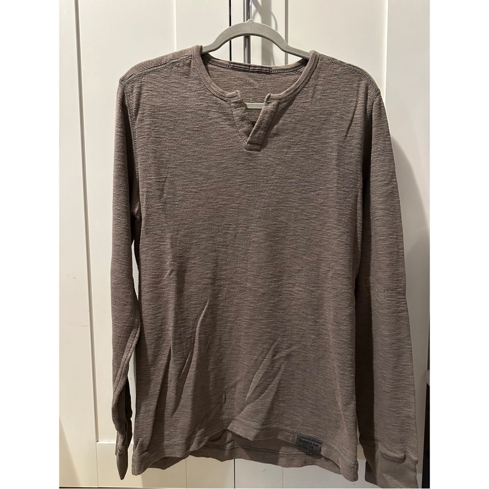 Calvin Klein Long Sleeve Shirt     Size: Large